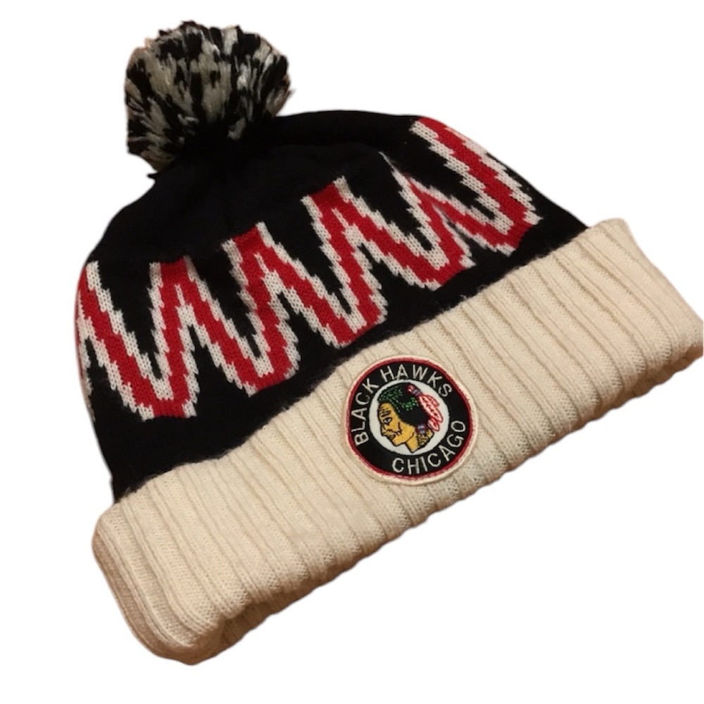 NHL Chicago Blackhawks Beanie Hat with Vintage Retro Logo Black Hawks
